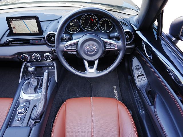 ロードスターＲＦ ＶＳ　テラコッタセレクション　衝突被害軽減システム　オートマチックハイビーム　革シート　シートヒーター　バックカメラ　オートクルーズコントロール　オートライト　ＬＥＤヘッドランプ　ＥＴＣ　Ｂｌｕｅｔｏｏｔｈ（4枚目）