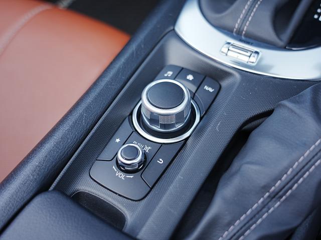 ロードスターＲＦ ＶＳ　テラコッタセレクション　衝突被害軽減システム　オートマチックハイビーム　革シート　シートヒーター　バックカメラ　オートクルーズコントロール　オートライト　ＬＥＤヘッドランプ　ＥＴＣ　Ｂｌｕｅｔｏｏｔｈ（12枚目）