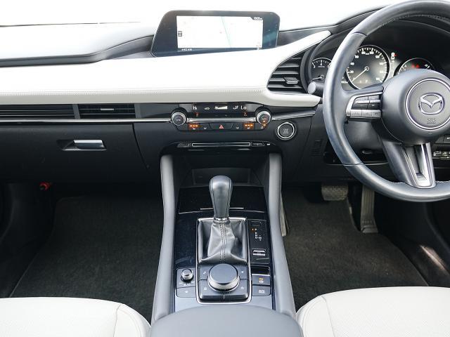 MAZDA3セダン 20S Lパッケージ 衝突被害軽減システム アダプティブクルーズコントロール オートマチックハイビーム 革シート 電動シート シートヒーター バックカメラ オートライト LEDヘッドランプ ETC Bluetooth(6枚目)
