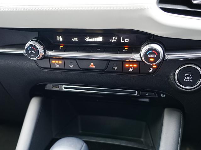 MAZDA3セダン 20S Lパッケージ 衝突被害軽減システム アダプティブクルーズコントロール オートマチックハイビーム 革シート 電動シート シートヒーター バックカメラ オートライト LEDヘッドランプ ETC Bluetooth(10枚目)
