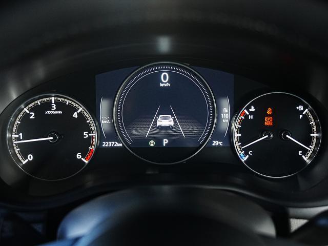 MAZDA3ファストバック XD ブラックトーンエディション 衝突被害軽減システム アダプティブクルーズコントロール 全周囲カメラ オートマチックハイビーム 電動シート シートヒーター バックカメラ オートライト LEDヘッドランプ ETC Bluetooth(5枚目)