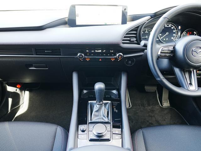 MAZDA3ファストバック XD ブラックトーンエディション 衝突被害軽減システム アダプティブクルーズコントロール 全周囲カメラ オートマチックハイビーム 電動シート シートヒーター バックカメラ オートライト LEDヘッドランプ ETC Bluetooth(6枚目)