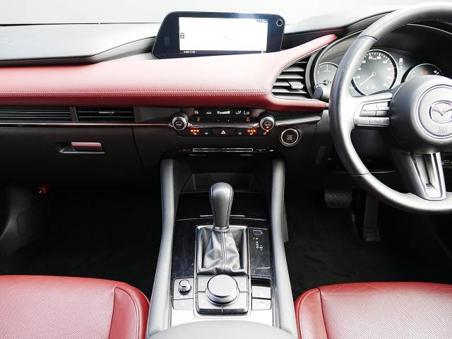 MAZDA3ファストバック XDバーガンディ セレクション 衝突被害軽減システム アダプティブクルーズコントロール 全周囲カメラ オートマチックハイビーム 革シート 電動シート シートヒーター バックカメラ オートライト LEDヘッドランプ ETC ディーゼル(6枚目)