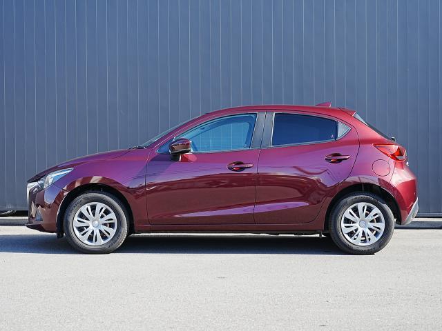 デミオ 13S 衝突被害軽減システム オートマチックハイビーム 4WD シートヒーター バックカメラ オートライト LEDヘッドランプ Bluetooth(3枚目)