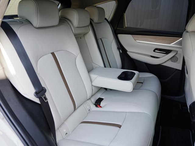 CX-60 XD エクスクルーシブモード 衝突被害軽減システム アダプティブクルーズコントロール 全周囲カメラ オートマチックハイビーム サンルーフ 革シート 電動シート シートヒーター バックカメラ オートライト LEDヘッドランプ(16枚目)