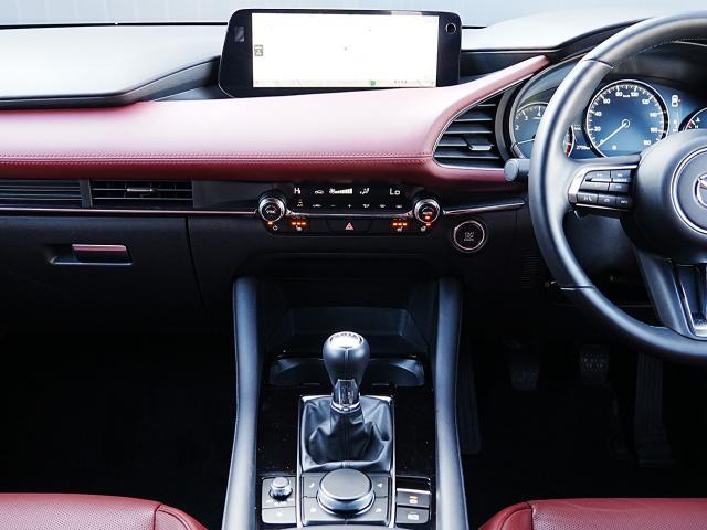 MAZDA3ファストバック 20S ツーリング 衝突被害軽減システム アダプティブクルーズコントロール 全周囲カメラ オートマチックハイビーム 革シート 電動シート シートヒーター バックカメラ オートライト LEDヘッドランプ Bluetooth(6枚目)