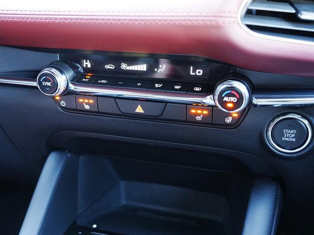 MAZDA3ファストバック 20S ツーリング 衝突被害軽減システム アダプティブクルーズコントロール 全周囲カメラ オートマチックハイビーム 革シート 電動シート シートヒーター バックカメラ オートライト LEDヘッドランプ Bluetooth(10枚目)