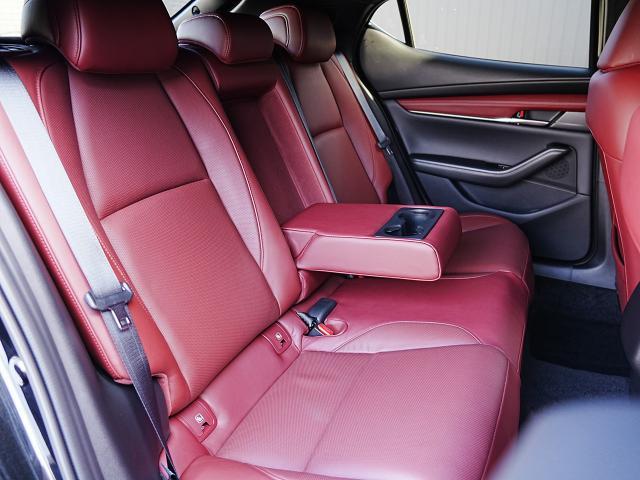 MAZDA3ファストバック 20S ツーリング 衝突被害軽減システム アダプティブクルーズコントロール 全周囲カメラ オートマチックハイビーム 革シート 電動シート シートヒーター バックカメラ オートライト LEDヘッドランプ Bluetooth(16枚目)