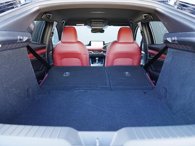 MAZDA3ファストバック 20S ツーリング 衝突被害軽減システム アダプティブクルーズコントロール 全周囲カメラ オートマチックハイビーム 革シート 電動シート シートヒーター バックカメラ オートライト LEDヘッドランプ Bluetooth(17枚目)