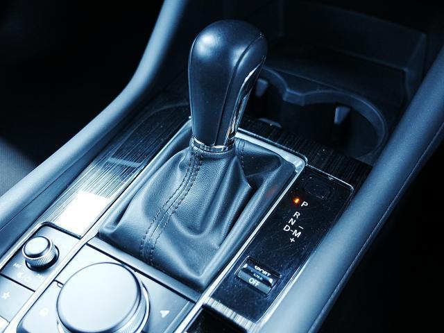 MAZDA3ファストバック 15Sツーリング 衝突被害軽減システム アダプティブクルーズコントロール 全周囲カメラ オートマチックハイビーム バックカメラ オートライト LEDヘッドランプ Bluetooth(11枚目)