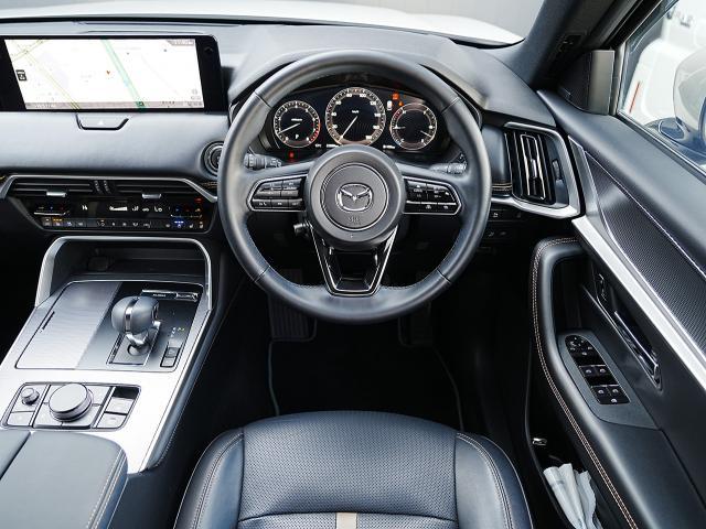 ＣＸ－６０ ２５Ｓ　エクスクルーシブモード　衝突被害軽減システム　アダプティブクルーズコントロール　全周囲カメラ　オートマチックハイビーム　サンルーフ　４ＷＤ　革シート　電動シート　シートヒーター　バックカメラ　オートライト　ＬＥＤヘッドランプ（4枚目）