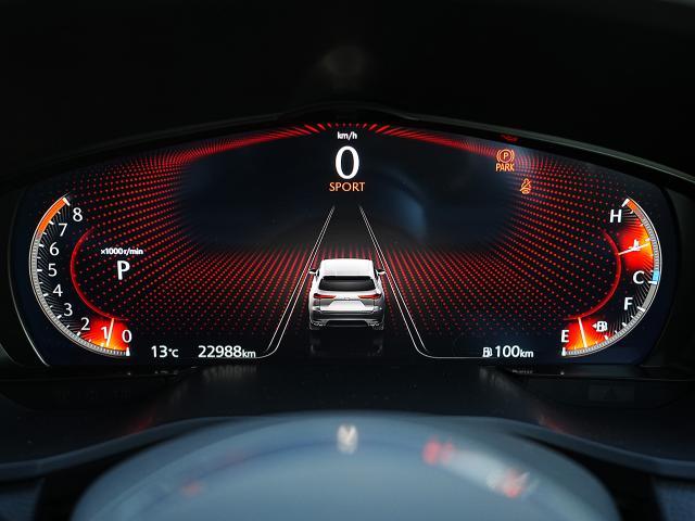 ＣＸ－６０ ２５Ｓ　エクスクルーシブモード　衝突被害軽減システム　アダプティブクルーズコントロール　全周囲カメラ　オートマチックハイビーム　サンルーフ　４ＷＤ　革シート　電動シート　シートヒーター　バックカメラ　オートライト　ＬＥＤヘッドランプ（5枚目）