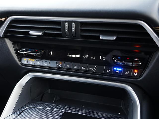 ＣＸ－６０ ２５Ｓ　エクスクルーシブモード　衝突被害軽減システム　アダプティブクルーズコントロール　全周囲カメラ　オートマチックハイビーム　サンルーフ　４ＷＤ　革シート　電動シート　シートヒーター　バックカメラ　オートライト　ＬＥＤヘッドランプ（10枚目）