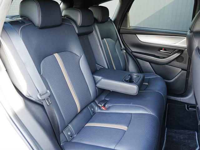 ＣＸ－６０ ２５Ｓ　エクスクルーシブモード　衝突被害軽減システム　アダプティブクルーズコントロール　全周囲カメラ　オートマチックハイビーム　サンルーフ　４ＷＤ　革シート　電動シート　シートヒーター　バックカメラ　オートライト　ＬＥＤヘッドランプ（16枚目）