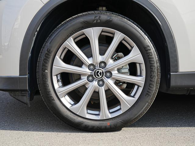 ＣＸ－６０ ２５Ｓ　エクスクルーシブモード　衝突被害軽減システム　アダプティブクルーズコントロール　全周囲カメラ　オートマチックハイビーム　サンルーフ　４ＷＤ　革シート　電動シート　シートヒーター　バックカメラ　オートライト　ＬＥＤヘッドランプ（19枚目）