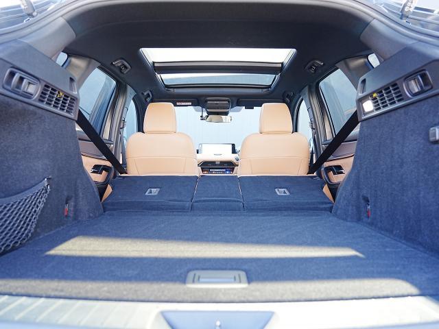 ＣＸ－６０ ＸＤ－ハイブリッド　プレミアムスポーツ　衝突被害軽減システム　アダプティブクルーズコントロール　全周囲カメラ　オートマチックハイビーム　サンルーフ　４ＷＤ　電動シート　シートヒーター　バックカメラ　オートライト　ＬＥＤヘッドランプ　ＥＴＣ（17枚目）