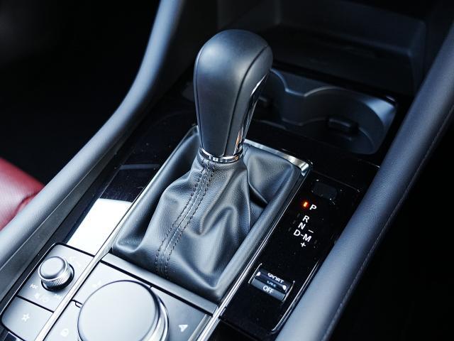 MAZDA3ファストバック 20Sプロアクティブ ツーリングセレクション 衝突被害軽減システム アダプティブクルーズコントロール 全周囲カメラ オートマチックハイビーム 革シート 電動シート シートヒーター バックカメラ オートライト LEDヘッドランプ ETC(11枚目)