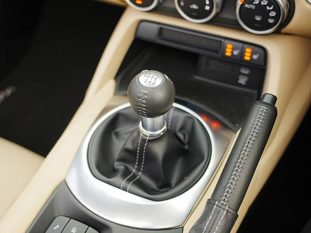 ロードスター Sレザーパッケージ Vセレクション 衝突被害軽減システム アダプティブクルーズコントロール オートマチックハイビーム 革シート シートヒーター バックカメラ オートライト LEDヘッドランプ ETC Bluetooth(11枚目)