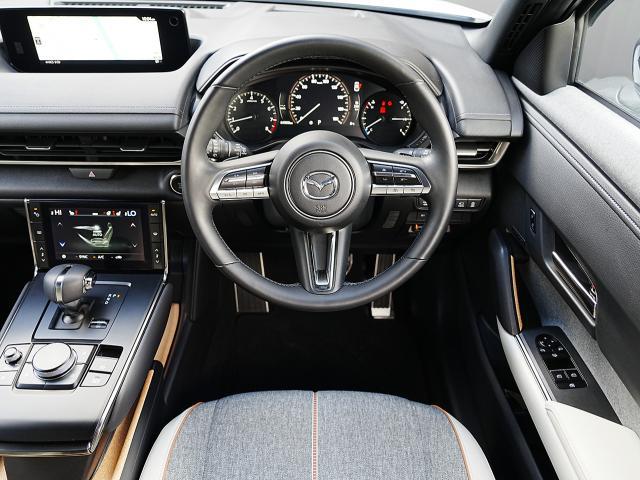 ＭＸ－３０ ベースグレード　衝突被害軽減システム　アダプティブクルーズコントロール　全周囲カメラ　オートマチックハイビーム　４ＷＤ　電動シート　シートヒーター　バックカメラ　オートライト　ＬＥＤヘッドランプ　ＥＴＣ（4枚目）