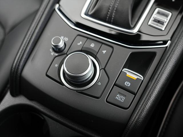 ＣＸ－５ ＸＤ　フィールドジャーニー　衝突被害軽減システム　アダプティブクルーズコントロール　全周囲カメラ　オートマチックハイビーム　４ＷＤ　革シート　電動シート　シートヒーター　バックカメラ　オートライト　ＬＥＤヘッドランプ　ＥＴＣ（12枚目）