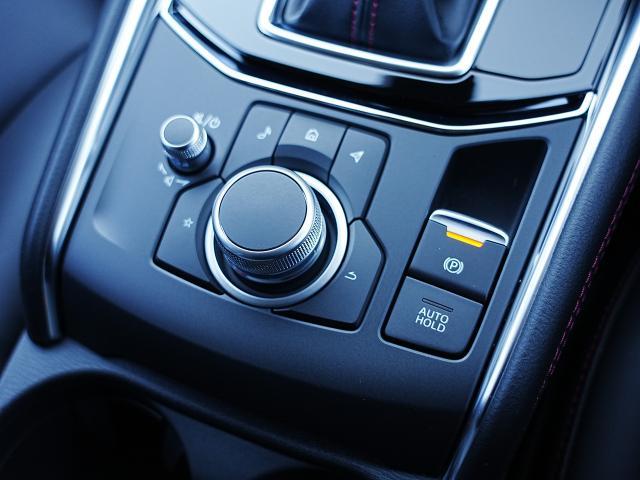 ＣＸ－５ ＸＤ　ブラックセレクション　衝突被害軽減システム　アダプティブクルーズコントロール　全周囲カメラ　オートマチックハイビーム　電動シート　シートヒーター　バックカメラ　オートライト　ＬＥＤヘッドランプ　Ｂｌｕｅｔｏｏｔｈ（12枚目）