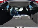 大型のスーツケースや、一般的なベビーカーが積み込める実用的な広さを備えたラゲッジルームです。後部座席を倒せばたくさんの荷物を積めるフラットなラゲッジスペースになります◎