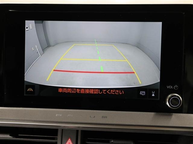 バックモニター装着車は後退時の強い味方です♪車庫入れや縦列駐車の際、後退操作の参考になるガイドラインをナビ画面に表示します。