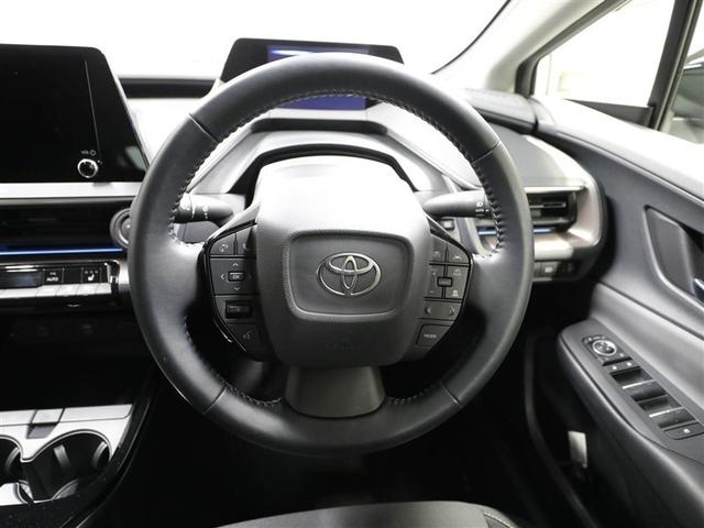 各操作スイッチなどもハンドルから手を放すことなく操作可能で安全運転に支援いたします！