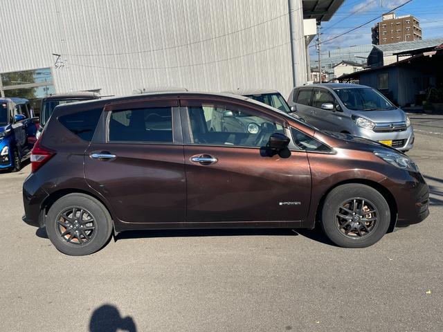 ノート ｅ－パワー　Ｘ　エマージェンシーブレーキ　ＳＤナビ　フルセグＴＶ　アラウンドビューモニター　ＥＴＣ　ドライブレコーダー　ＬＥＤヘッドライト　スマートキー　プッシュスタート（9枚目）