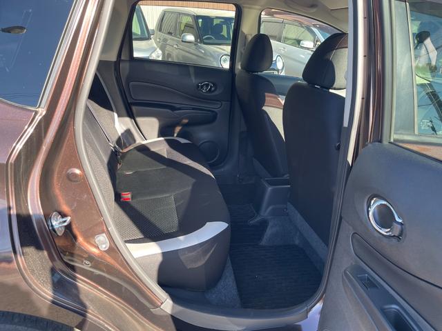 ノート ｅ－パワー　Ｘ　エマージェンシーブレーキ　ＳＤナビ　フルセグＴＶ　アラウンドビューモニター　ＥＴＣ　ドライブレコーダー　ＬＥＤヘッドライト　スマートキー　プッシュスタート（14枚目）