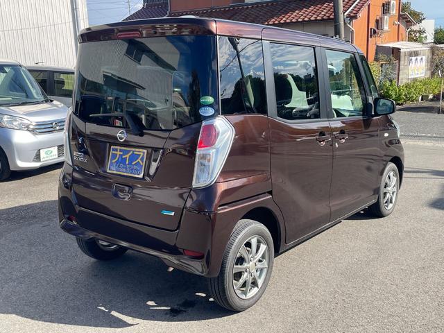 デイズルークス Ｓ　４ＷＤ　メモリーナビ　ワンセグＴＶ　運転席ヒーター　キーレスキー　アイドリングストップ　電動格納ドアミラー（8枚目）