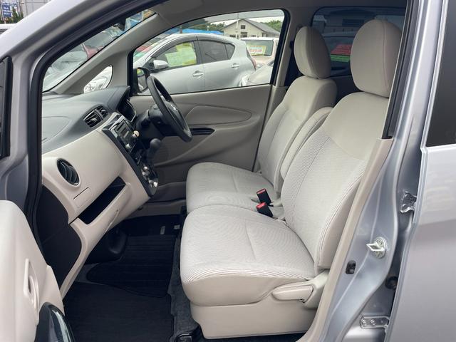 デイズ Ｊ　オーディオ　ＣＤ再生　ＡＵＸ接続　ＦＭ／ＡＭラジオ　ＥＴＣ　電動格納ドアミラー　ドアバイザー　純正フフロアマット（13枚目）