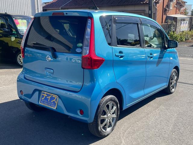 デイズ J SDナビ ワンセグTV AUX接続 キーレスキー 純正フロアマット ドアバイザー(8枚目)