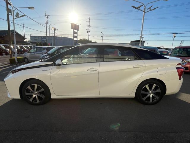 ＭＩＲＡＩ ベースグレード　トヨタセーフティセンス　純正９インチＳＤナビ　フルセグＴＶ　バックカメラ　ＥＴＣ　Ｂｌｕｅｔｏｏｔｈ接続　クルーズコントロール　シートヒーター　ステアリングヒーター　パワーシート　ＬＥＤヘッドライト（5枚目）