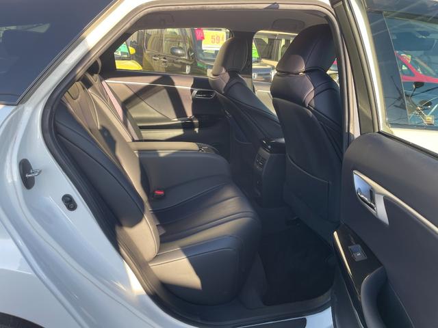 ＭＩＲＡＩ ベースグレード　トヨタセーフティセンス　純正９インチＳＤナビ　フルセグＴＶ　バックカメラ　ＥＴＣ　Ｂｌｕｅｔｏｏｔｈ接続　クルーズコントロール　シートヒーター　ステアリングヒーター　パワーシート　ＬＥＤヘッドライト（14枚目）