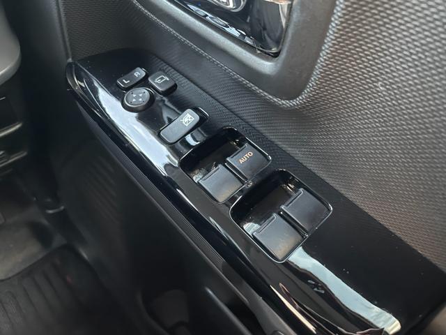 スペーシアカスタム ハイブリッドＸＳ　デュアルカメラブレーキサポート　両側パワースライドドア　ＳＤナビ　フルセグＴＶ　アラウンドビューモニター　ＥＴＣ　ドライブレコーダー　シートヒーター　ＬＥＤヘッドライト　スマートキー　プッシュスタート（33枚目）