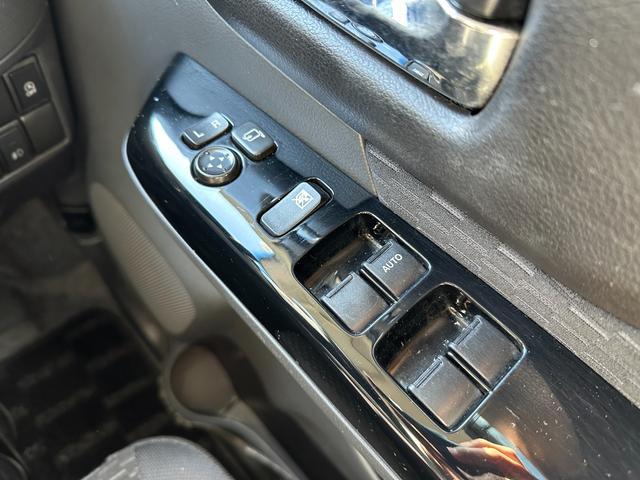 スペーシアカスタム ＸＳ　左側パワースライドドア　メモリーナビ　ワンセグＴＶ　バックカメラ　ドライブレコーダー　Ｂｌｕｅｔｏｏｔｈ接続　ＨＩＤヘッドライト　スマートキー　プッシュスタート　アイドリングストップ（34枚目）