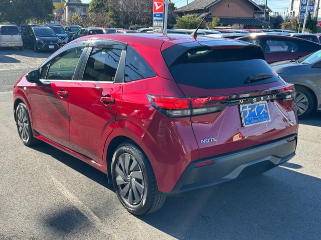 ノート Ｓ　エマージェンシーブレーキ　ＳＤナビ　フルセグＴＶ　バックカメラ　ＥＴＣ　ドライブレコーダー　Ｂｌｕｅｔｏｏｔｈ接続　クリアランスソナー　電動パーキング　スマートキー　プッシュスタート（6枚目）