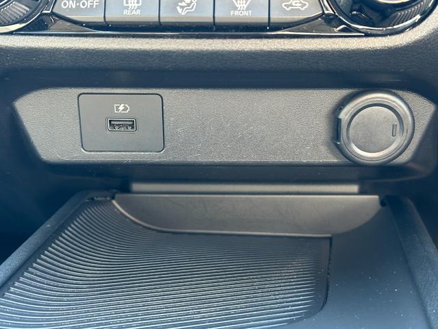 ノート Ｓ　エマージェンシーブレーキ　ＳＤナビ　フルセグＴＶ　バックカメラ　ＥＴＣ　ドライブレコーダー　Ｂｌｕｅｔｏｏｔｈ接続　クリアランスソナー　電動パーキング　スマートキー　プッシュスタート（24枚目）