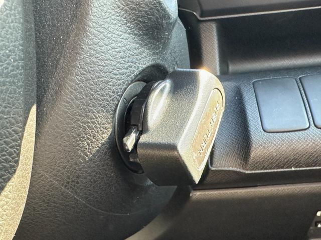 ���ǂ����m���A�������������ł���悤���X�撣���Ă���܂��B�����A�I�[�N�V�������������m�����I���A�����i������ؑË������A�����������̂�����̂�����T���Ă���܂��B