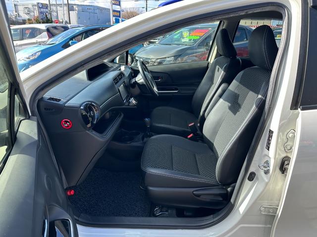 アクア Ｘ－アーバン　ＳＤナビ　ワンセグＴＶ　バックカメラ　ドライブレコーダー　Ｂｌｕｅｔｏｏｔｈ接続　ＬＥＤヘッドライト　ハーフレザーシート　スマートキー　プッシュスタート（12枚目）