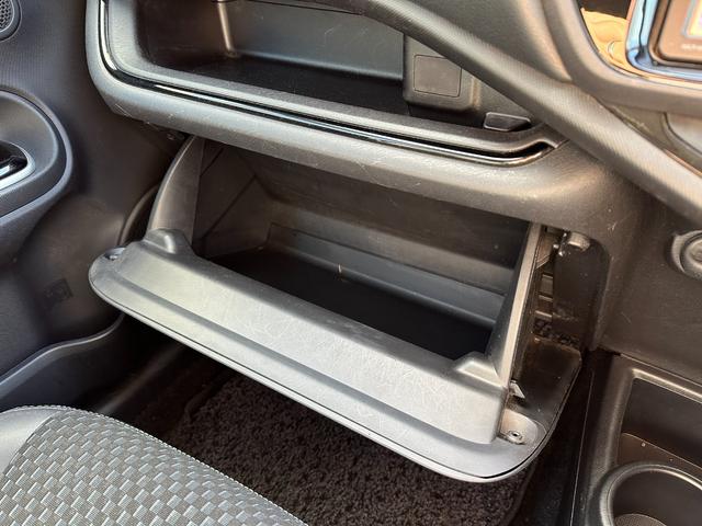 アクア Ｘ－アーバン　ＳＤナビ　ワンセグＴＶ　バックカメラ　ドライブレコーダー　Ｂｌｕｅｔｏｏｔｈ接続　ＬＥＤヘッドライト　ハーフレザーシート　スマートキー　プッシュスタート（33枚目）