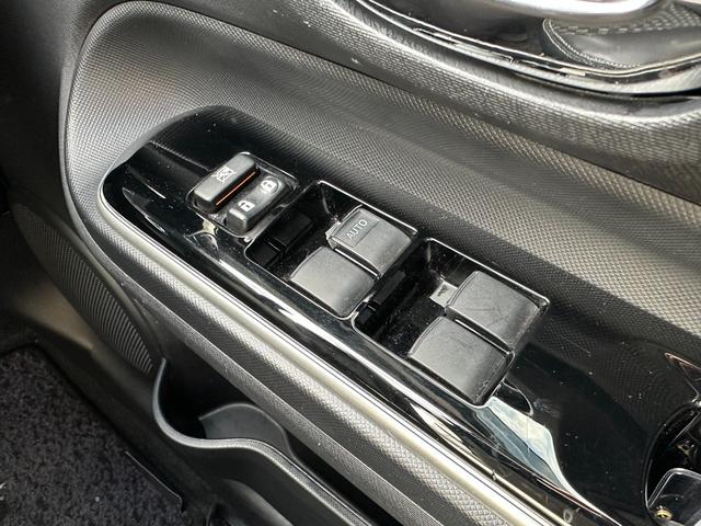 アクア クロスオーバー　トヨタセーフティセンス　ＳＤナビ　フルセグＴＶ　バックカメラ　ドライブレコーダー　ＥＴＣ　Ｂｌｕｅｔｏｏｔｈ接続　スマートキー　プッシュスタート（36枚目）