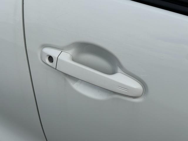 アクア クロスオーバー　トヨタセーフティセンス　ＳＤナビ　フルセグＴＶ　バックカメラ　ドライブレコーダー　ＥＴＣ　Ｂｌｕｅｔｏｏｔｈ接続　スマートキー　プッシュスタート（37枚目）