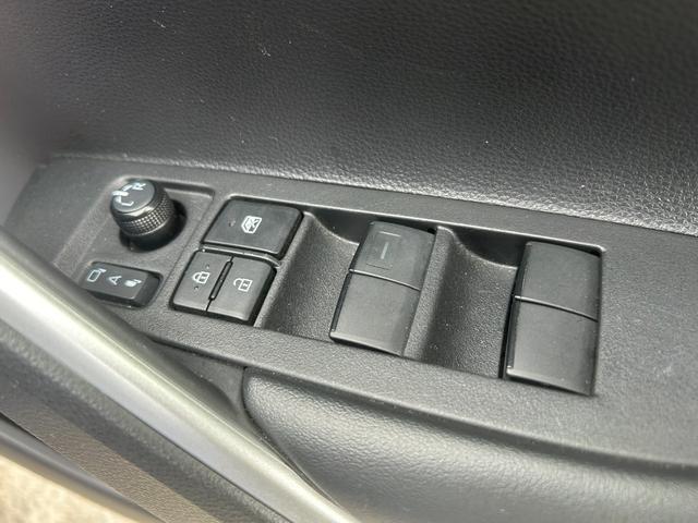 カローラクロス ハイブリッド Z トヨタセーフティセンス 純正9インチディスプレイ フルセグ パノラマモニター LEDヘッド&フォグランプ プッシュスタート Pバックドア BSM シートヒーター ドラレコ ETC AC100V(41枚目)