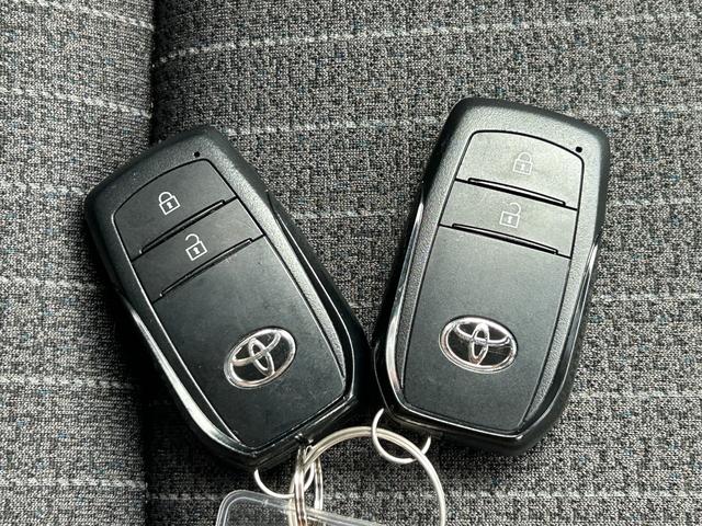 ヤリスクロス ハイブリッドＺ　アドベンチャー　純正ディスプレイオーディオ　ナビ　パノラマモニター　トヨタセーフティセンス　ＢＳＭ　パーキングサポートブレーキ　シートヒーター　ステアリングヒーター　ルーフレール　ＬＥＤヘッド　ハーフレザーシート（24枚目）