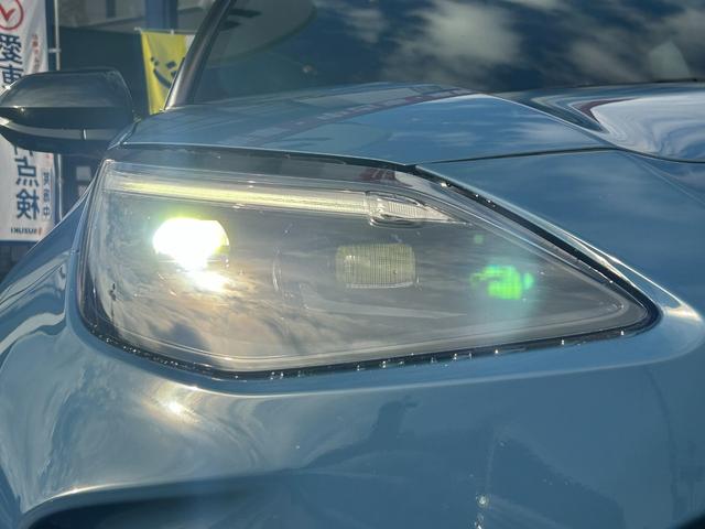 ヤリスクロス ハイブリッドＺ　アドベンチャー　純正ディスプレイオーディオ　ナビ　パノラマモニター　トヨタセーフティセンス　ＢＳＭ　パーキングサポートブレーキ　シートヒーター　ステアリングヒーター　ルーフレール　ＬＥＤヘッド　ハーフレザーシート（25枚目）