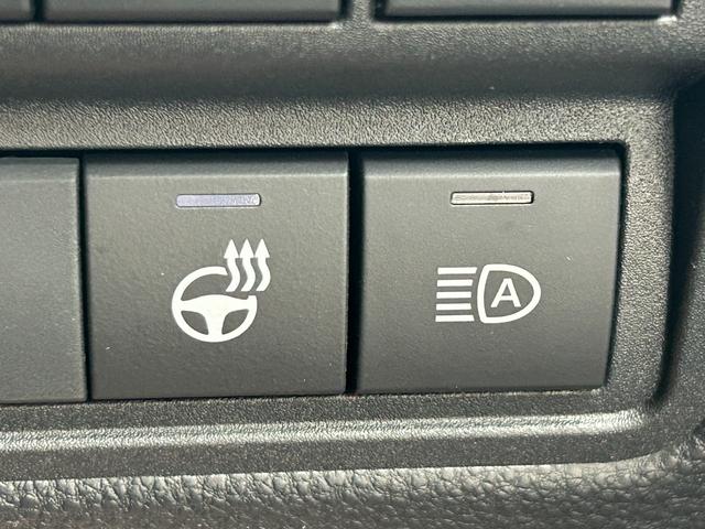 ヤリスクロス ハイブリッドＺ　アドベンチャー　純正ディスプレイオーディオ　ナビ　パノラマモニター　トヨタセーフティセンス　ＢＳＭ　パーキングサポートブレーキ　シートヒーター　ステアリングヒーター　ルーフレール　ＬＥＤヘッド　ハーフレザーシート（30枚目）