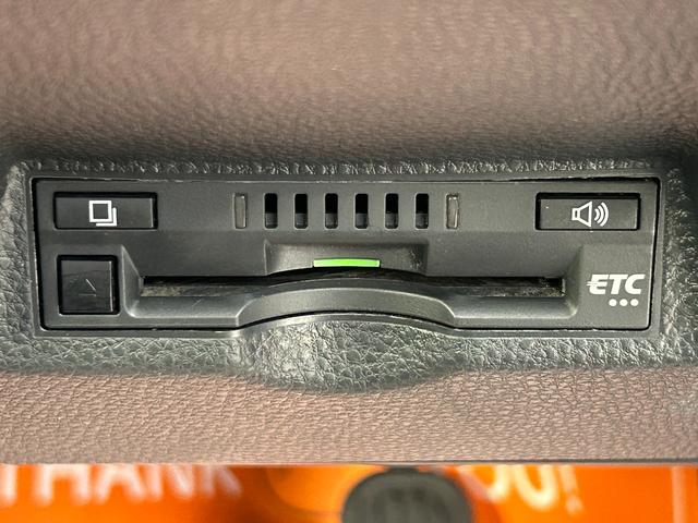 ヤリスクロス ハイブリッドＺ　アドベンチャー　純正ディスプレイオーディオ　ナビ　パノラマモニター　トヨタセーフティセンス　ＢＳＭ　パーキングサポートブレーキ　シートヒーター　ステアリングヒーター　ルーフレール　ＬＥＤヘッド　ハーフレザーシート（32枚目）