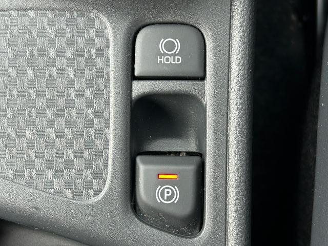 ヤリスクロス ハイブリッドＺ　アドベンチャー　純正ディスプレイオーディオ　ナビ　パノラマモニター　トヨタセーフティセンス　ＢＳＭ　パーキングサポートブレーキ　シートヒーター　ステアリングヒーター　ルーフレール　ＬＥＤヘッド　ハーフレザーシート（34枚目）